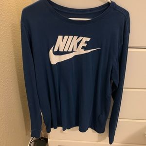 Nike long sleeve t-shirt